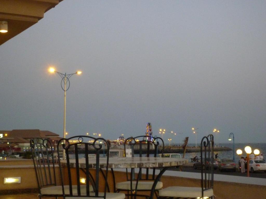 Al Borg Al Watheer Hotel Jizan Bagian luar foto